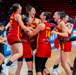 España rompe a Francia y luchará por el oro!, 64-65