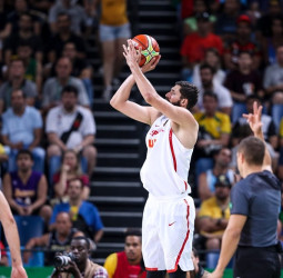 Otra exhibición de España para seguir soñando con medalla (92-67)