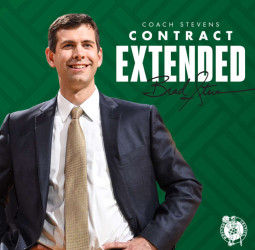 Los Boston Celtics renuevan a su entrenador Brad Stevens