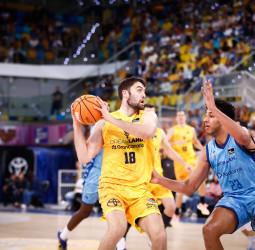 Andorra asalta la isla Gran Canaria, 94-106