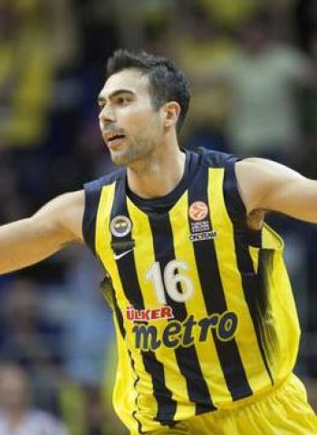 El Fenerbahce oficializa la renovación de Sloukas