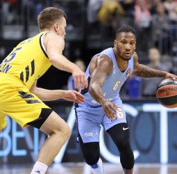 El ALBA Berlín vuelve a la EuroLeague con una contundente victoria (85-65)
