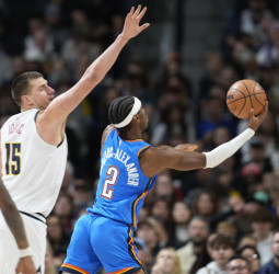 Con Embiid fuera de juego, Jokic y Shai optarán por el MVP de la temporada
