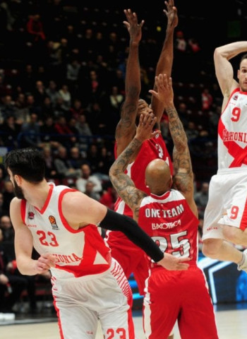 Baskonia acaricia una remontada épica en Milán (92-85)