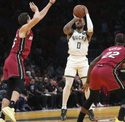 Los Heat se topan un con brillante Lillard, 106-103
