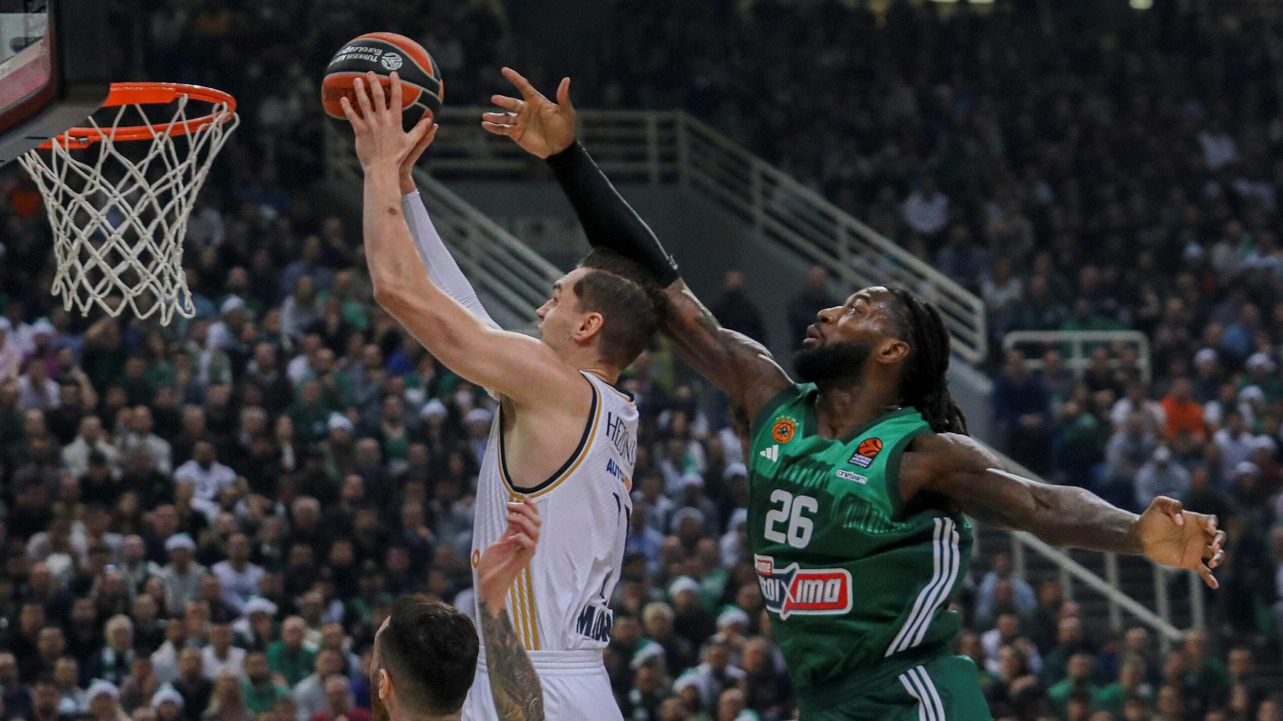 El Real Madrid completa su semana perfecta en suelo griego, 78-90