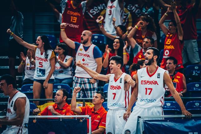 España sabe sufrir y suma dos victorias en el Europeo (84-72)