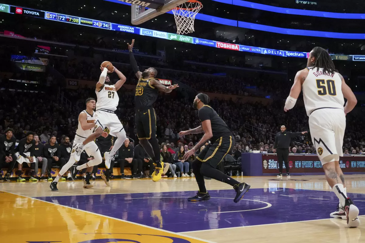 Los Nuggets resisten ante los Lakers