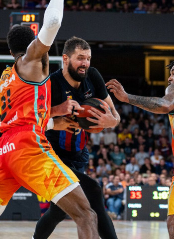 Mirotic capitanea a un solvente Barça ante Valencia Basket (84-74) [1-0]