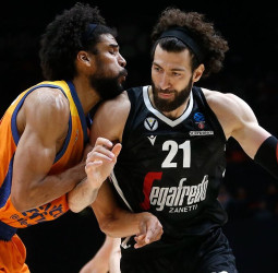 Tornike Shengelia estudia sus opciones de volver a la NBA