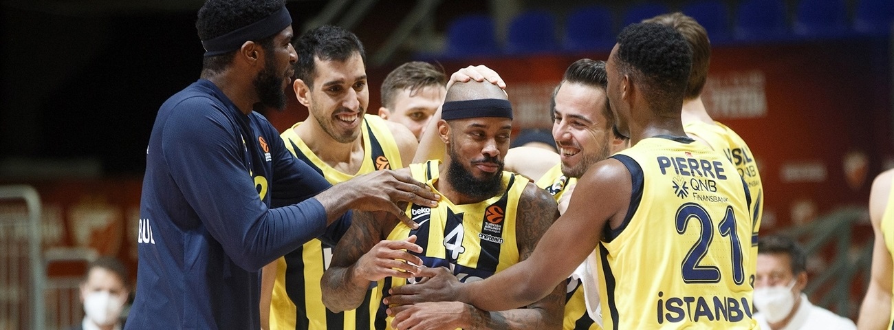 Disfruta de las mejores jugadas de la jornada de la EuroLeague