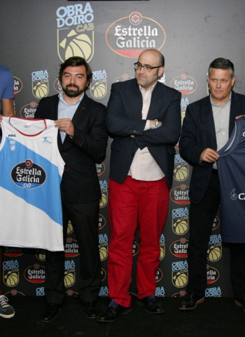 Estrella Galicia patrocinará en exclusiva la camiseta del Monbus Obradoiro durante las próximas cuatro temporadas