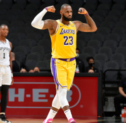 LeBron James apunta a uno o dos meses de baja