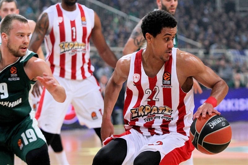 Roberts decanta el derbi heleno en la prórroga (85-87)