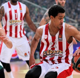 Roberts decanta el derbi heleno en la prórroga (85-87)