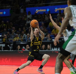 Marcelinho lleva al Lenovo Tenerife a una nueva victoria en Europa (72-63)