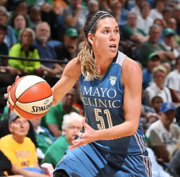 Alana Beard resuelve sobre la bocina el primer partido de la final WNBA