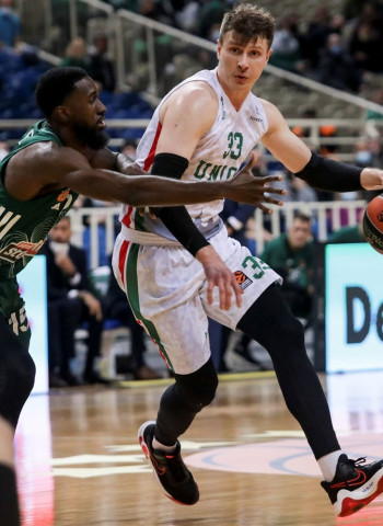 Brown apuntilla el asalto del Unics Kazan al OAKA (72-74)