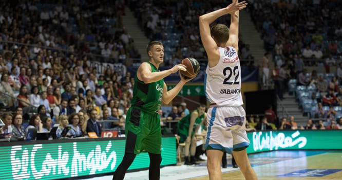Duelo vital del Divina Seguros Joventut contra Obradoiro