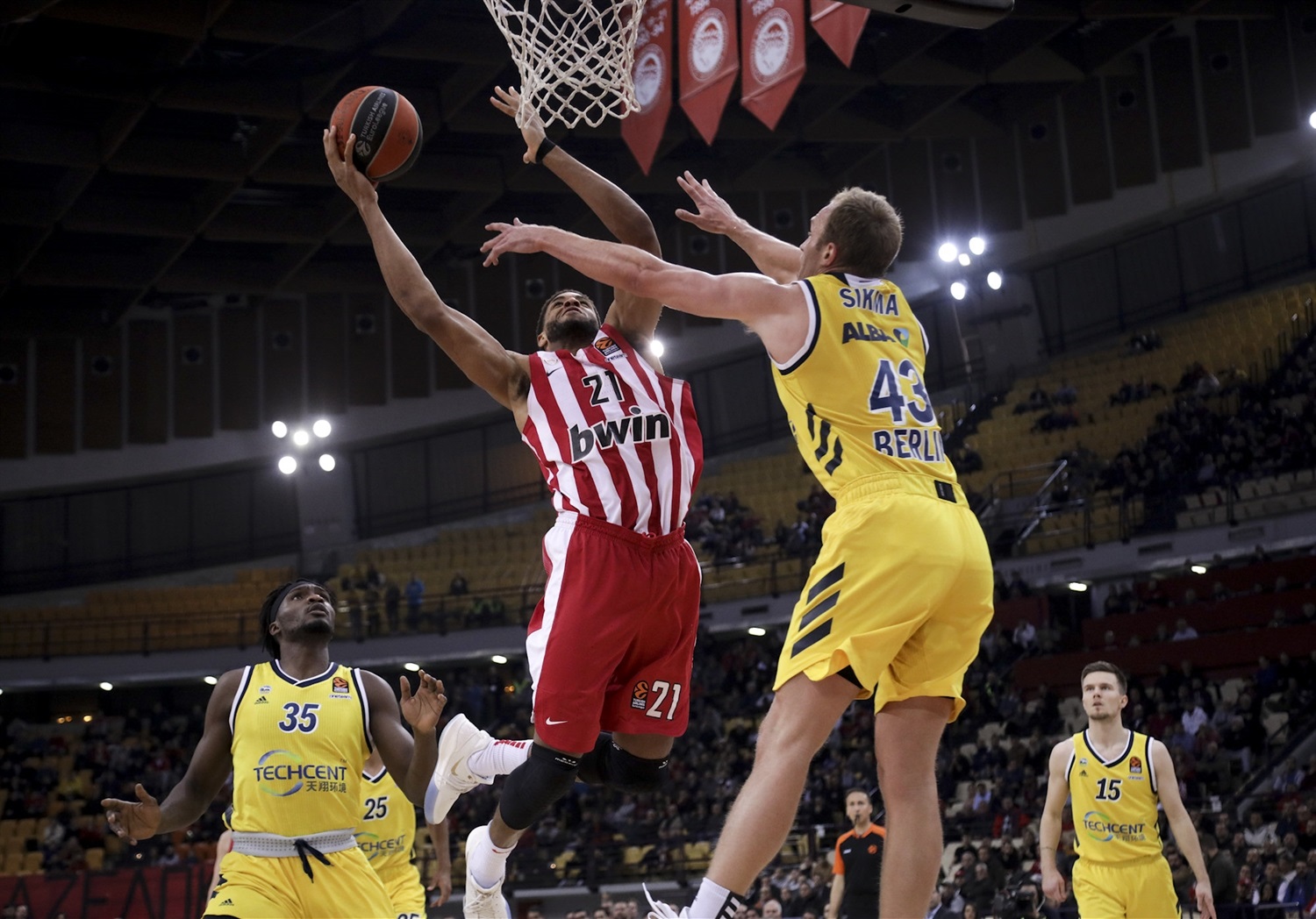 El ALBA Berlín amarga la vuelta de Bartzokas al Pireo (86-93)