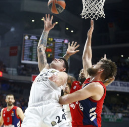 El Real Madrid ya es equipo de playoff e la Euroliga (91-78)