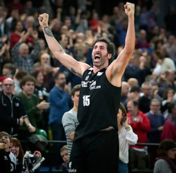 Partido ajustado que se escapa para Unicaja en Bilbao (70-67)