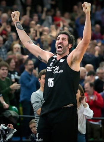 Partido ajustado que se escapa para Unicaja en Bilbao (70-67)