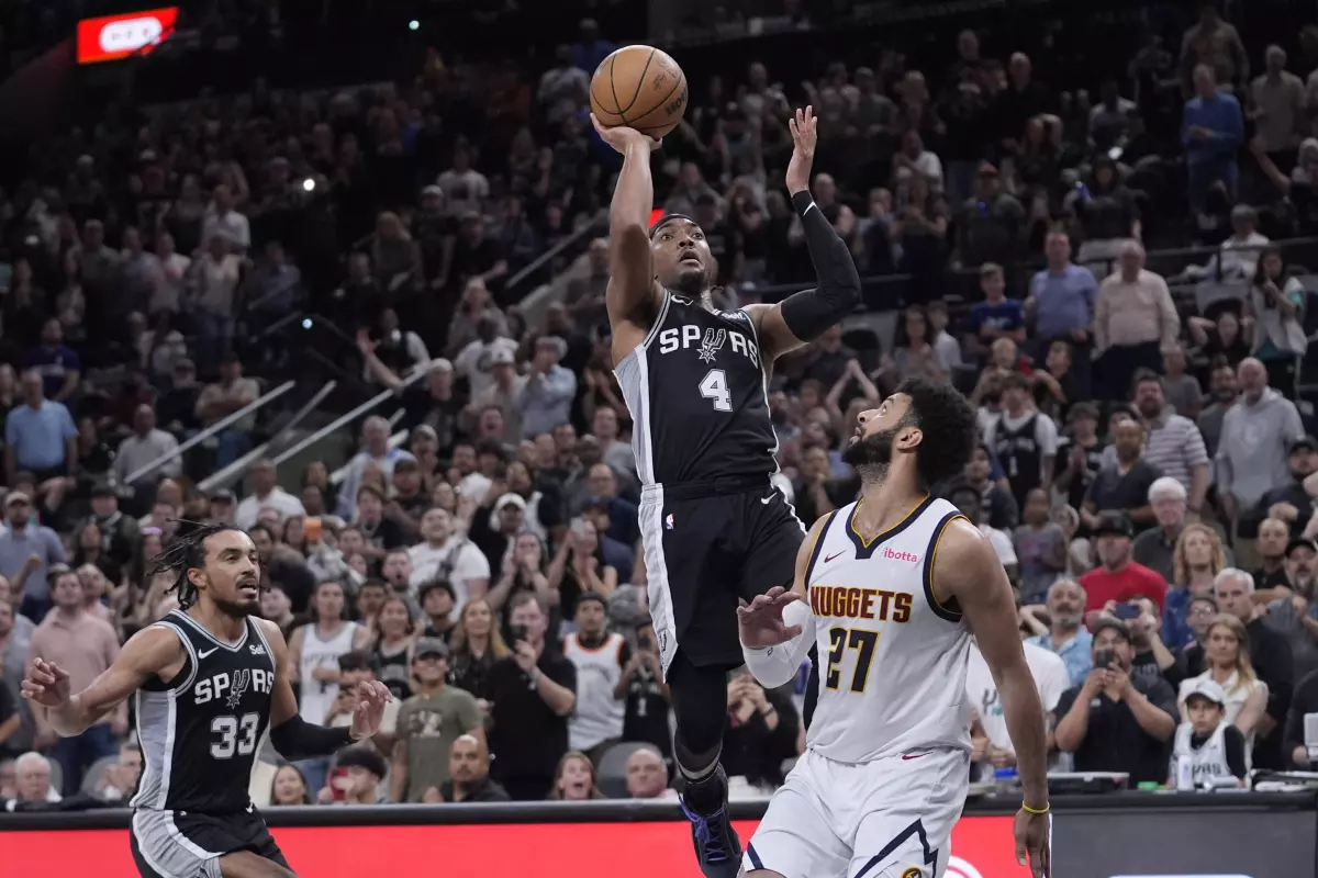 Devonte’ Graham culmina la remontada de los Spurs ante los Nuggets