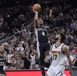 Devonte’ Graham culmina la remontada de los Spurs ante los Nuggets
