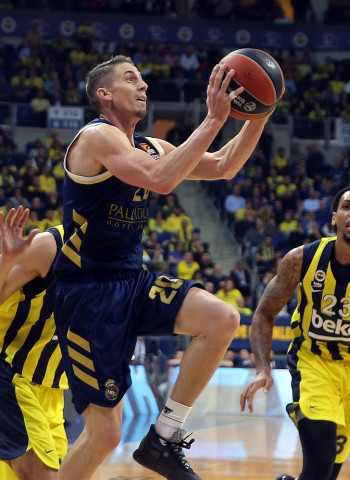El Real Madrid se exhibe en Estambul (65-94)