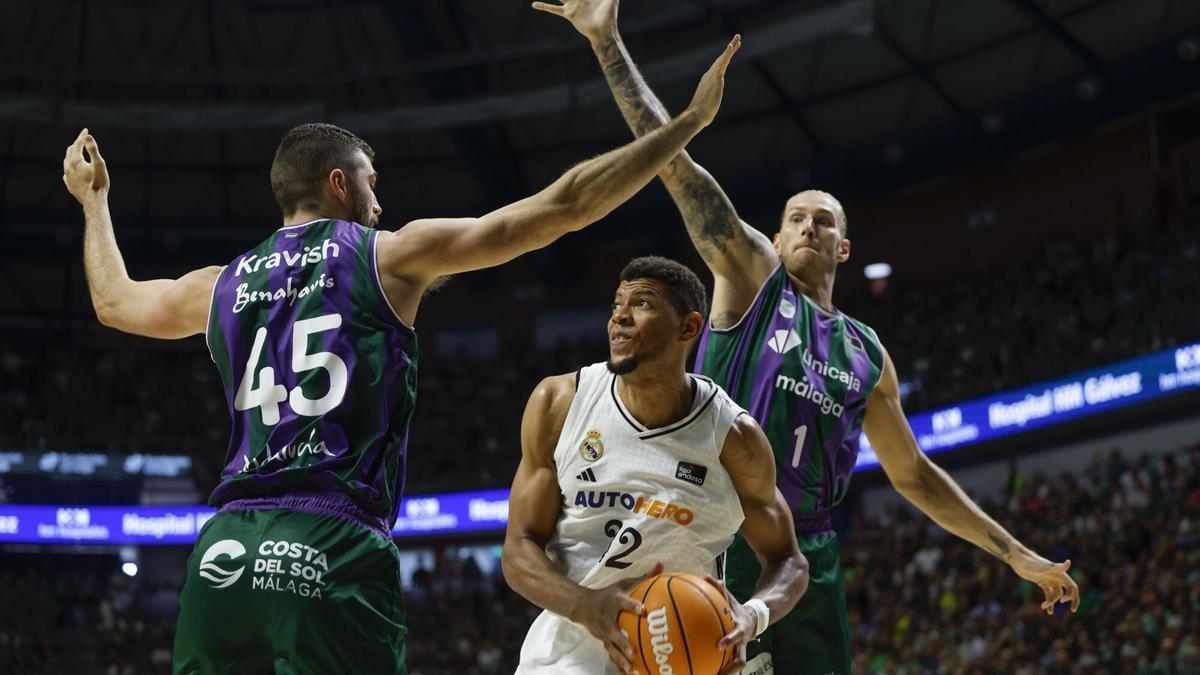 El orgullo cajista corta la racha blanca y fuerza la 4ª batalla (86-84) [2-1]
