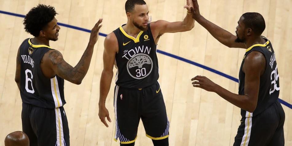 Warriors domina y gana el segundo partido de forma contundente (103-122)