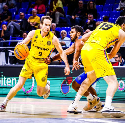 Recital en La Hamburguesa en una jornada de BCL (83-63)