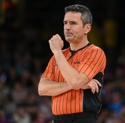 Antonio Conde, árbitro principal de la final olímpica