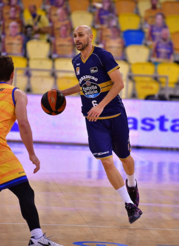 El Monbus Obradoiro extiende el contrato de Albert Oliver hasta final de temporada