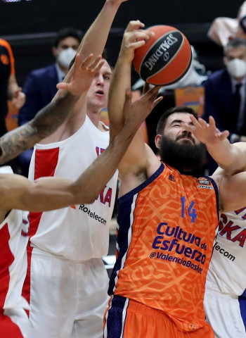 El Valencia Basket supera al CSKA Moscú tras dos prórrogas (105-103)