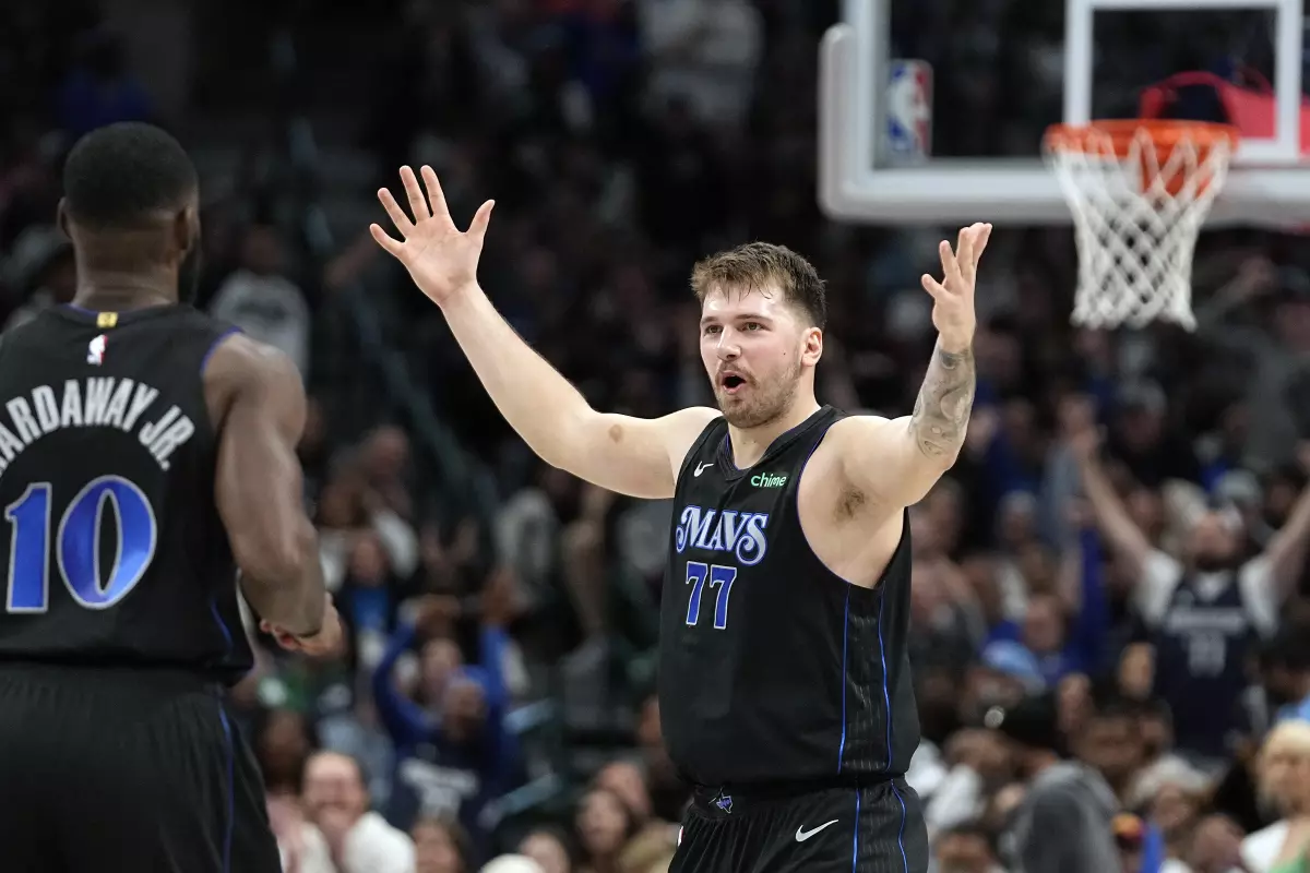 Luka Doncic se luce ante los Clippers