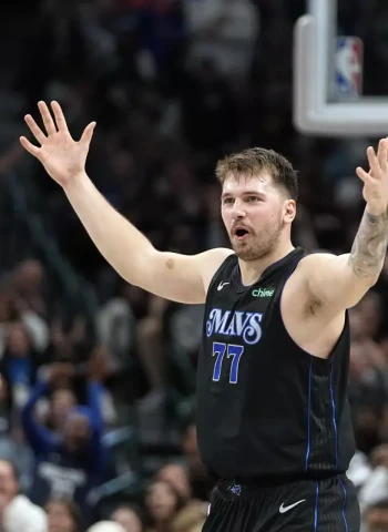 Luka Doncic se luce ante los Clippers