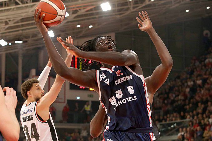 Mohamed Diouf, cerca del Río Breogán