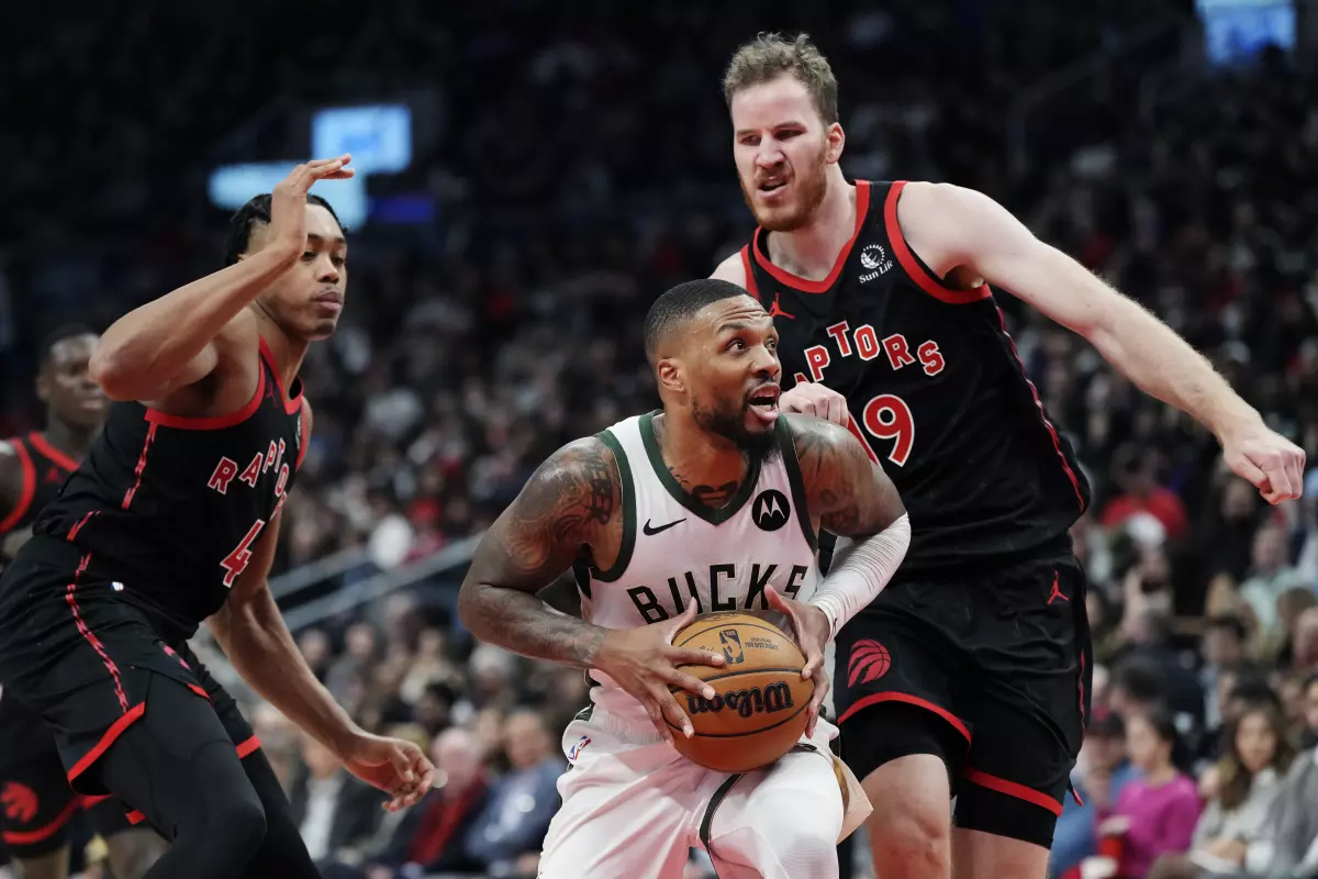 Paso al frente de Lillard ante la ausencia de Antetokounmpo