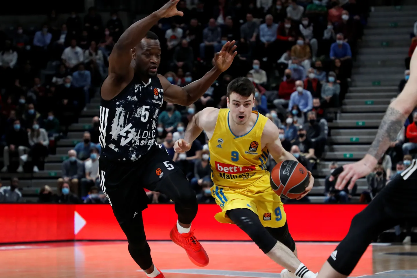 El ALBA Berlín se lleva un disputado encuentro ante el ASVEL (80-82)