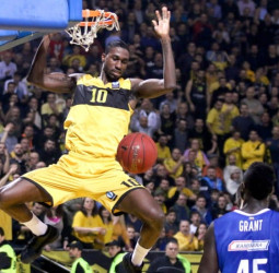 El Olympiacos llega a un acuerdo con Okaro White