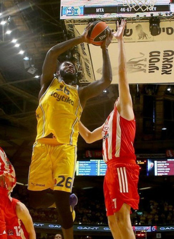Mathias Lessort, cerca del Partizan