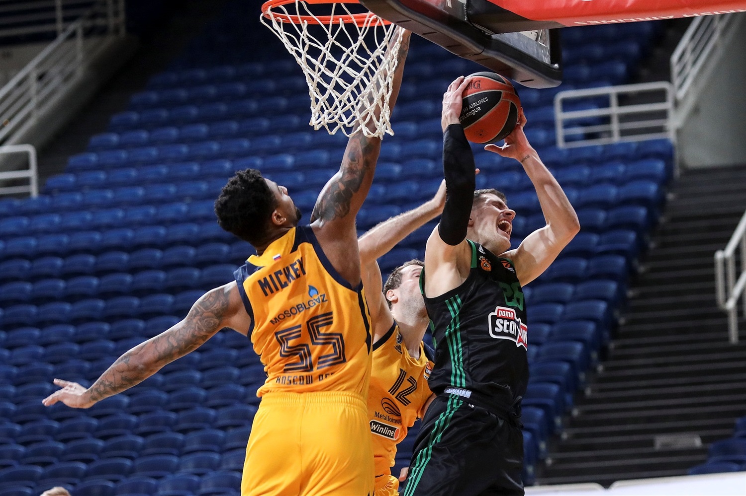 El Panathinaikos se aprovecha del mal momento del Khimki (94-78)