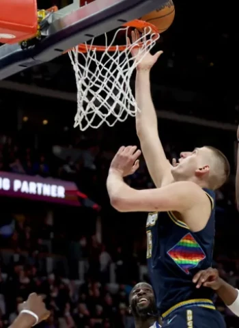 [3-1] Jokic quiere al menos, un partido más (121-126)
