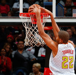 Tavares ficha por el equipo de la D-League Raptors 905