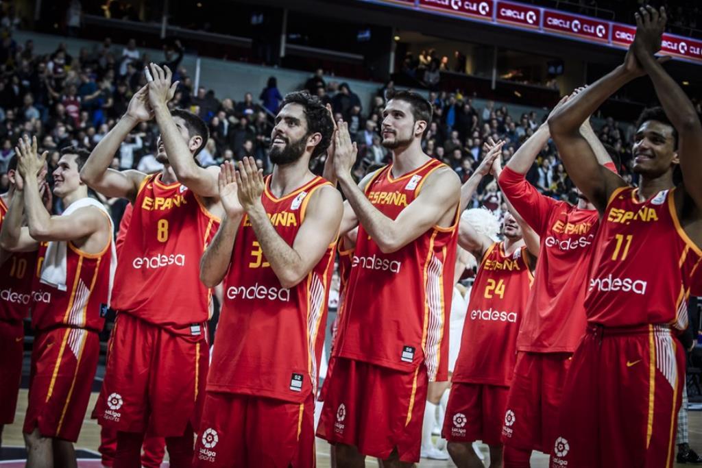 España vence desde el orgullo en Letonia (62-67)