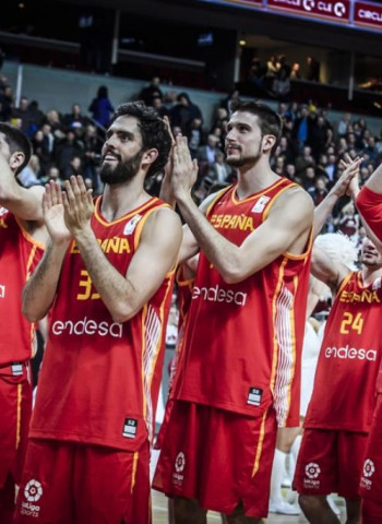 España vence desde el orgullo en Letonia (62-67)