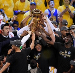 [4-1] Los Golden State Warriors se proclaman campeones de la NBA (120-129)
