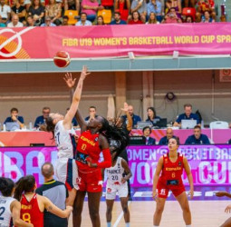 La U19F, primera de grupo tras otro recital ante Francia (59-72)